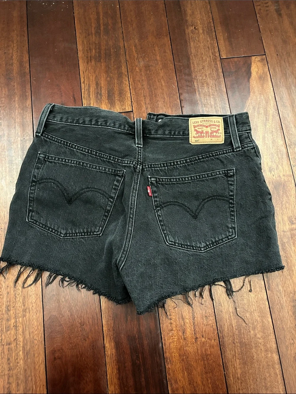 Black Levi Distressed Button Denim Shorts size 30 - Picture 6 of 8